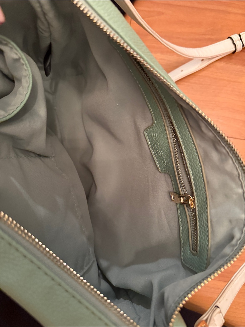 BCBG Mint Green Crossbody Bag with White Strap - Picture 5 of 5